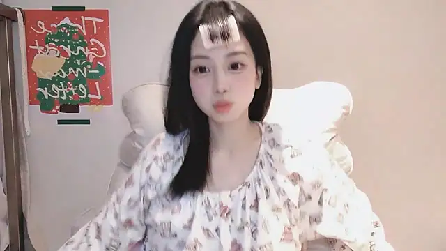 Snapshot of -Hottie chatting on 12.18.24 -Hottie online show from 12.18.24