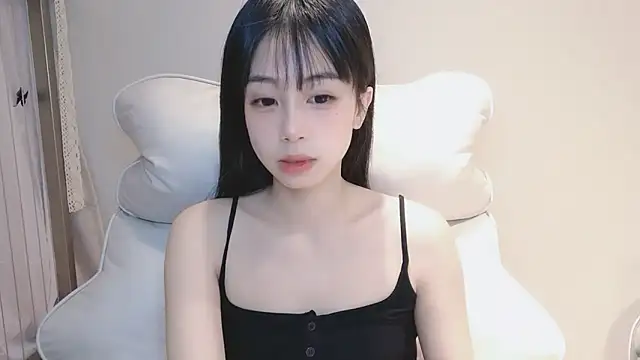 Snapshot of -Hottie chatting on 12.20.24 -Hottie online show from 12.20.24