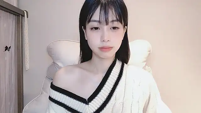 Snapshot of -Hottie chatting on 12.26.24 -Hottie online show from 12.26.24