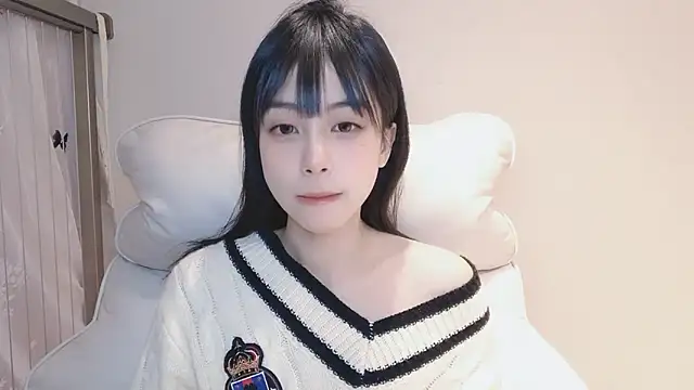 Snapshot of -Hottie chatting on 12.29.24 -Hottie online show from 12.29.24