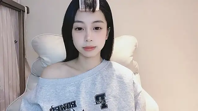 Snapshot of -Hottie chatting on 01.04.25 -Hottie online show from 01.04.25