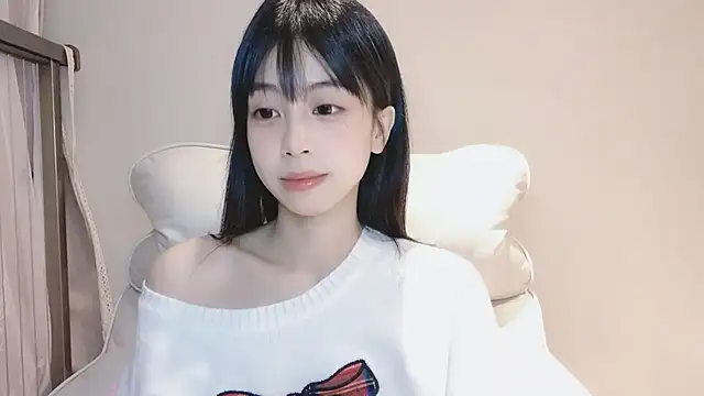 Snapshot of -Hottie chatting on 01.13.25 -Hottie online show from 01.13.25