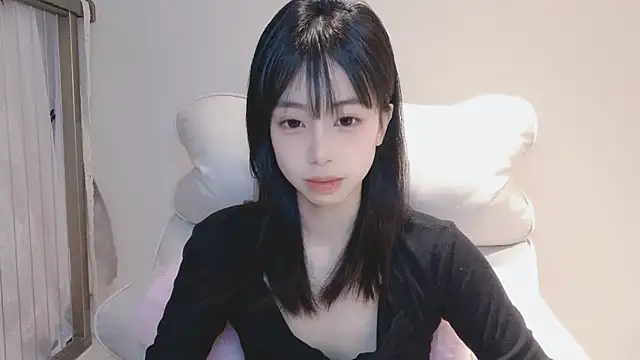 Snapshot of -Hottie chatting on 01.18.25 -Hottie online show from 01.18.25