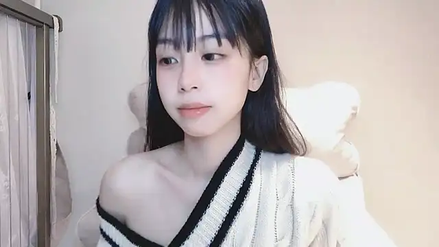 Snapshot of -Hottie chatting on 01.19.25 -Hottie online show from 01.19.25