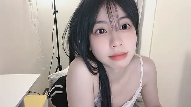 Snapshot of -Hottie chatting on 02.21.25 -Hottie online show from 02.21.25