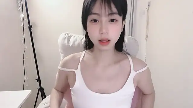 Snapshot of -Hottie chatting on 02.25.25 -Hottie online show from 02.25.25