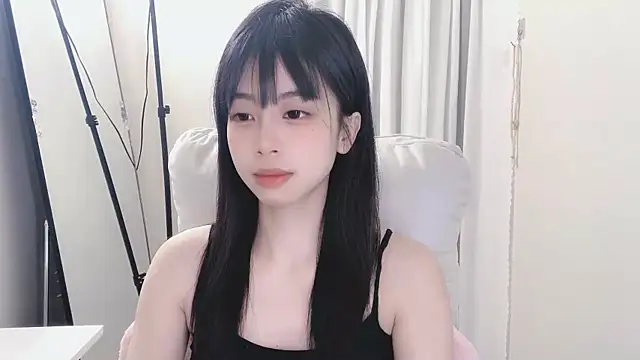 Snapshot of -Hottie chatting on 02.28.25 -Hottie online show from 02.28.25