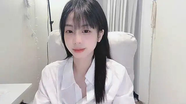 Snapshot of -Hottie chatting on 03.07.25 -Hottie online show from 03.07.25