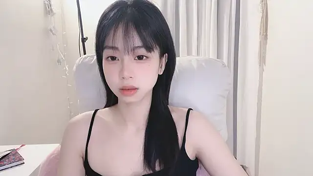 Snapshot of -Hottie chatting on 03.11.25 -Hottie online show from 03.11.25