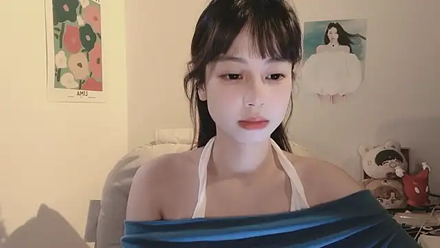 Snapshot of -Hottie chatting on 09.18.25 -Hottie online show from 09.18.25