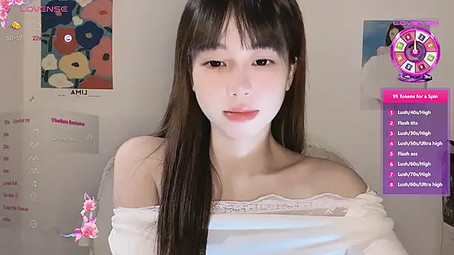 Snapshot of -Hottie chatting on 11.03.25 -Hottie online show from 11.03.25