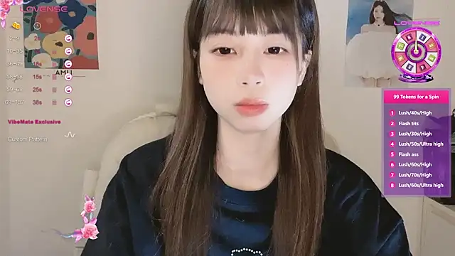 Snapshot of -Hottie chatting on 11.04.25 -Hottie online show from 11.04.25