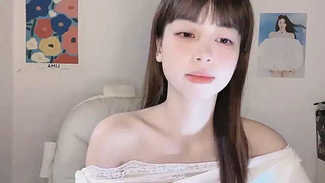 Snapshot of -Hottie chatting on 11.12.25 -Hottie online show from 11.12.25