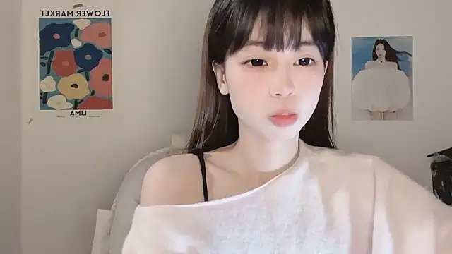 Snapshot of -Hottie chatting on 11.29.25 -Hottie online show from 11.29.25