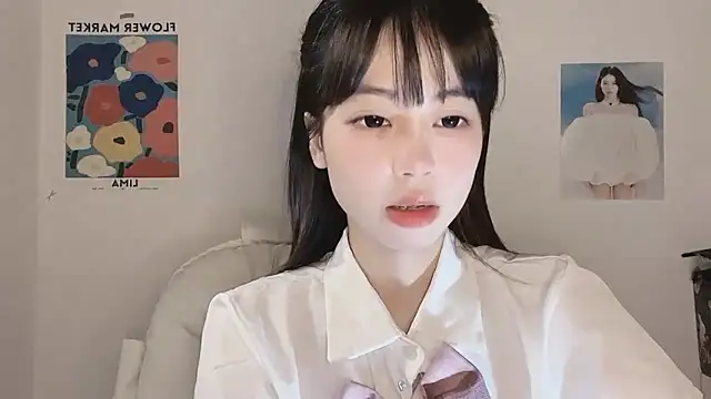 Snapshot of -Hottie chatting on 12.02.25 -Hottie online show from 12.02.25