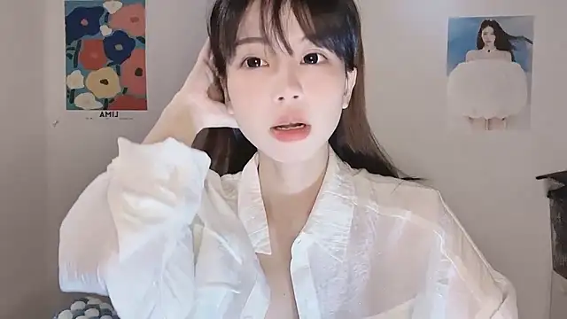 Snapshot of -Hottie chatting on 12.16.25 -Hottie online show from 12.16.25