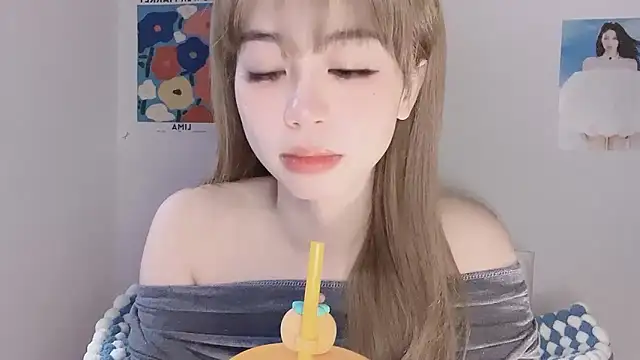 Snapshot of -Hottie chatting on 02.12.26 -Hottie online show from 02.12.26