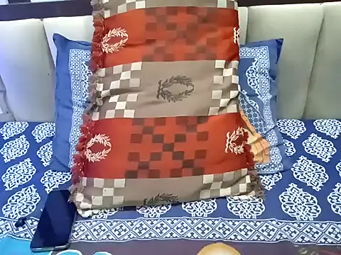 Snapshot of GoldnessAishu chatting on 01.10.25 GoldnessAishu online show from 01.10.25