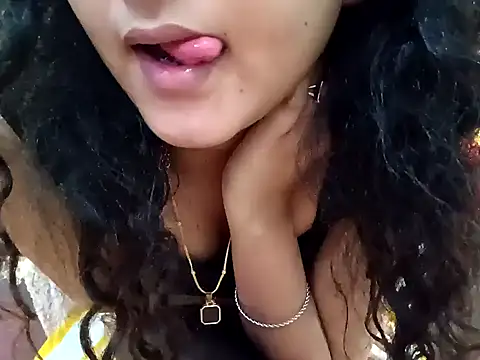 Snapshot of GoldnessAishu chatting on 02.02.25 GoldnessAishu online show from 02.02.25