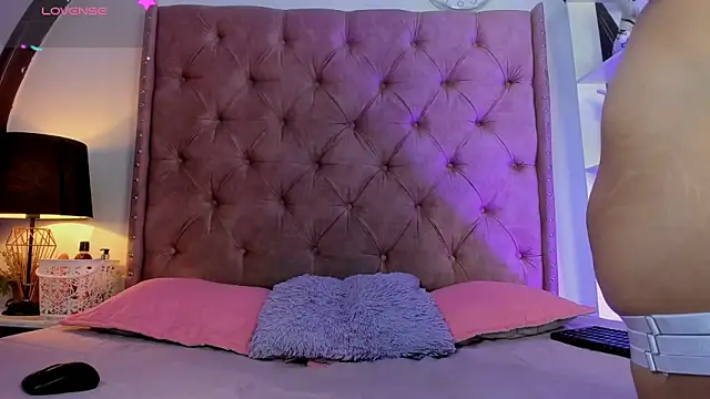 LadyAvalon online show from 03.18.25