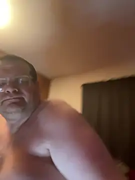 Snapshot of treatbobnicer chatting on 03.07.25 treatbobnicer online show from 03.07.25