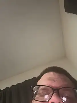 Snapshot of treatbobnicer chatting on 10.02.25 treatbobnicer online show from 10.02.25