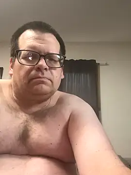 Snapshot of treatbobnicer chatting on 10.03.25 treatbobnicer online show from 10.03.25