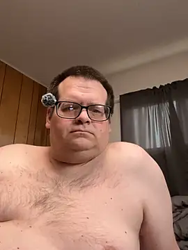 Snapshot of treatbobnicer chatting on 10.16.25 treatbobnicer online show from 10.16.25