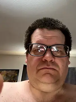 Snapshot of treatbobnicer chatting on 01.12.26 treatbobnicer online show from 01.12.26