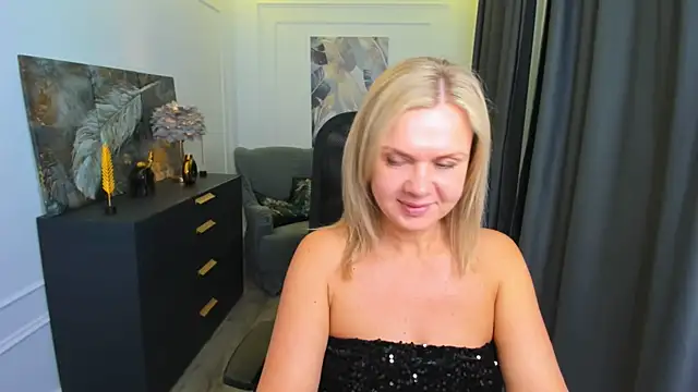 AgathaKlouin online show from 05.05.26