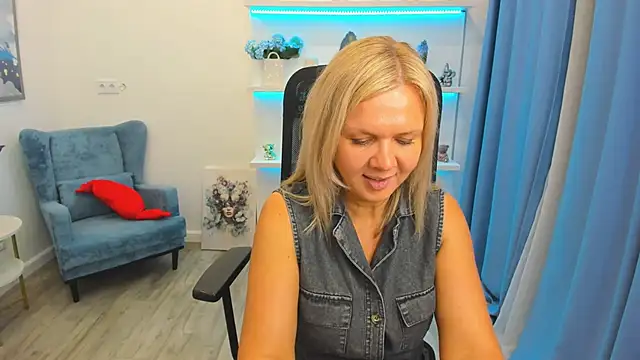 AgathaKlouin online show from 06.18.26