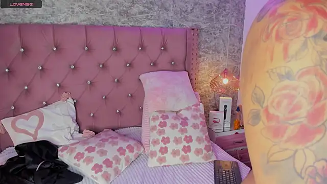 Snapshot of Mia_Jansen chatting on 01.10.26 Mia Jansen online show from 01.10.26