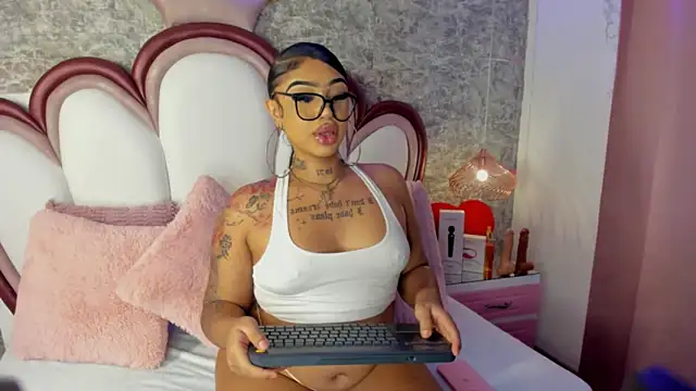 Snapshot of Mia_Jansen chatting on 02.28.26 Mia Jansen online show from 02.28.26