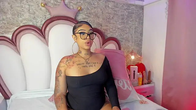 Snapshot of Mia_Jansen chatting on 03.12.26 Mia Jansen online show from 03.12.26