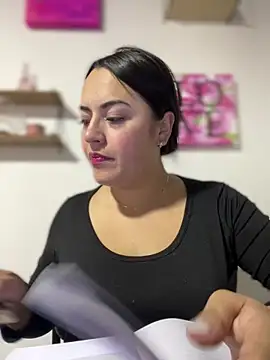 Lesly 10- online show from 06.10.26