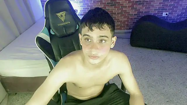 zacariasss  online show from 09.28.25