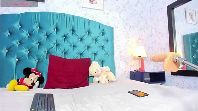 Snapshot of Elii_ross chatting on 01.11.25 Elii ross online show from 01.11.25