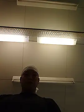 Snapshot of MUSCLE178 chatting on 06.19.26 MUSCLE178 online show from 06.19.26