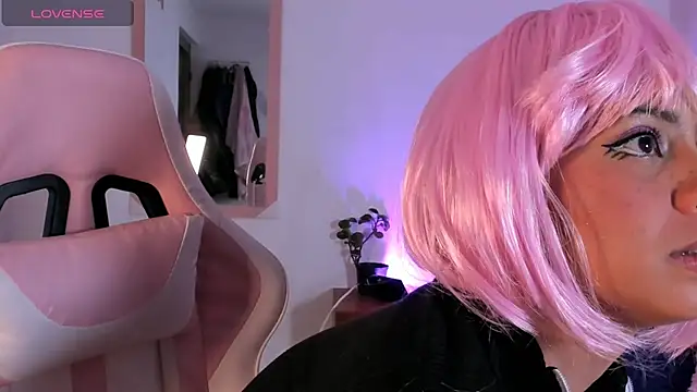 Snapshot of adriannyp_1 chatting on 10.22.25 adriannyp 1 online show from 10.22.25