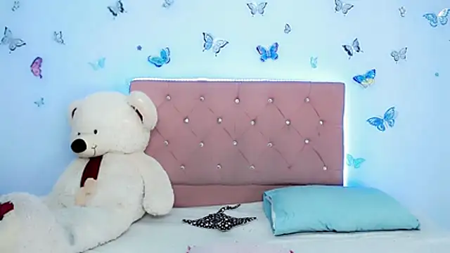 Snapshot of Riossvale chatting on 03.10.26 Riossvale online show from 03.10.26