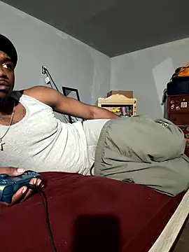 Snapshot of SluttyLyfe4L chatting on 10.24.25 SluttyLyfe4L online show from 10.24.25