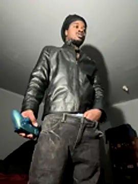 Snapshot of SluttyLyfe4L chatting on 12.16.25 SluttyLyfe4L online show from 12.16.25