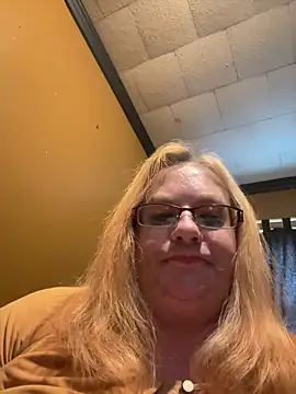 Snapshot of CherishWilliams chatting on 04.18.26 CherishWilliams online show from 04.18.26
