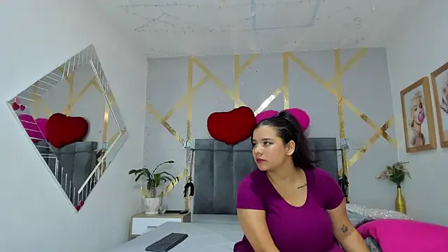 Snapshot of Caroliine_Torres chatting on 06.11.26 Caroliine Torres online show from 06.11.26