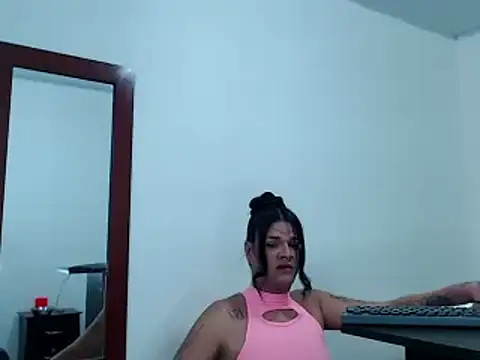 Snapshot of eloisaath chatting on 12.27.24 eloisaath online show from 12.27.24