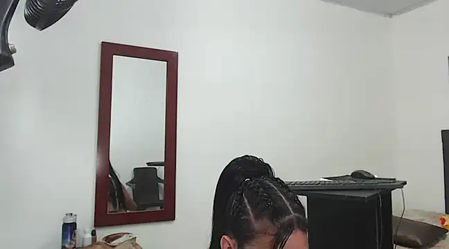 Snapshot of eloisaath chatting on 01.23.25 eloisaath online show from 01.23.25