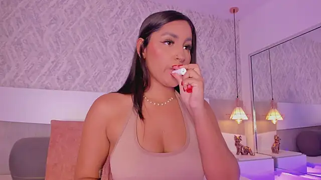 Snapshot of AishaPeyton chatting on 11.17.25 AishaPeyton online show from 11.17.25