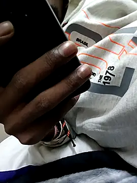 Snapshot of devilsam3327 chatting on 12.19.25 devilsam3327 online show from 12.19.25