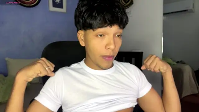 Snapshot of Xander_bonnet1 chatting on 09.16.25 Xander bonnet1 online show from 09.16.25