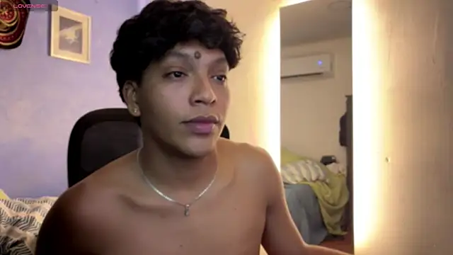 Snapshot of Xander_bonnet1 chatting on 11.19.25 Xander bonnet1 online show from 11.19.25